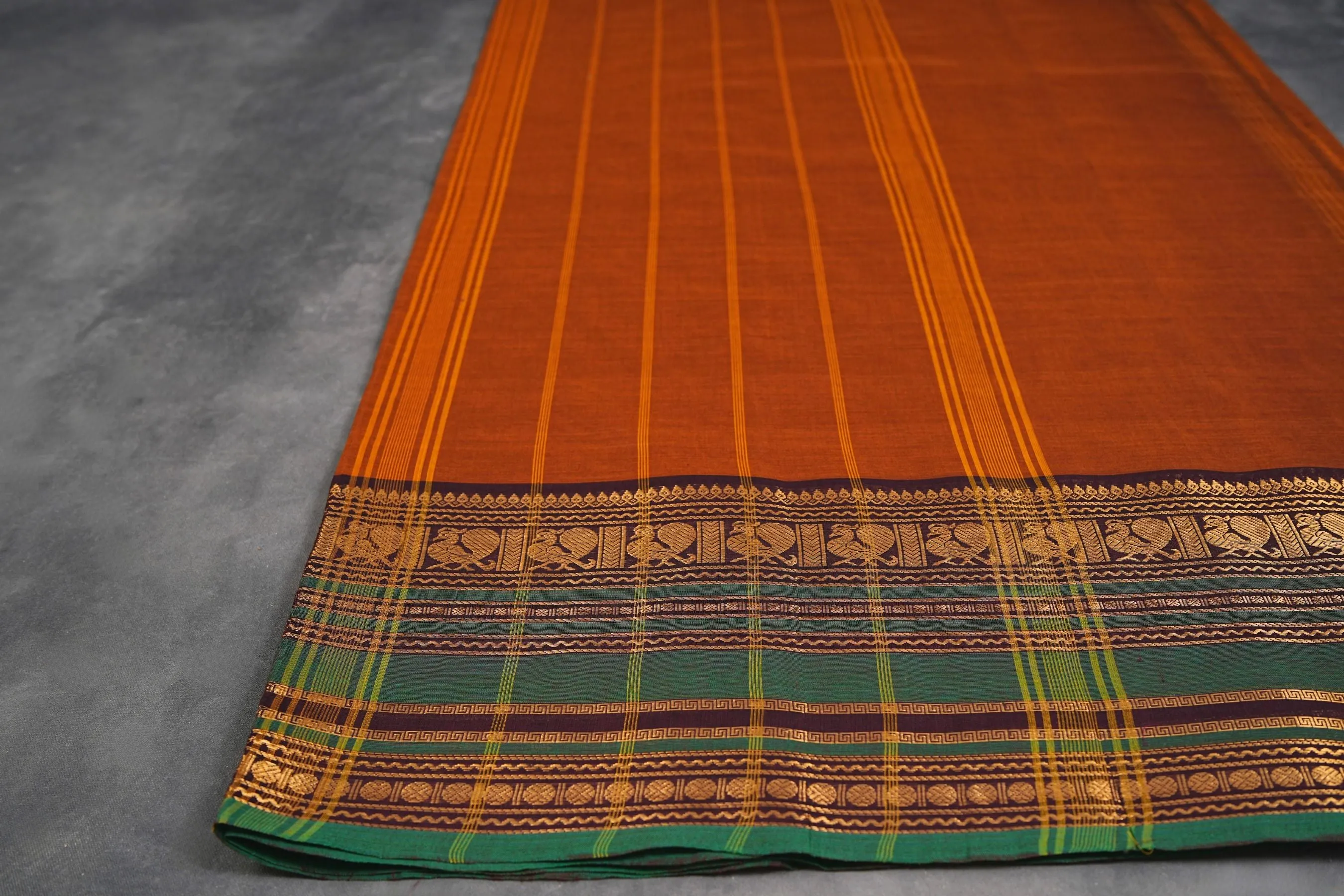 80-count Chettinad Cotton Saree: Experience Classic Indian Elegance