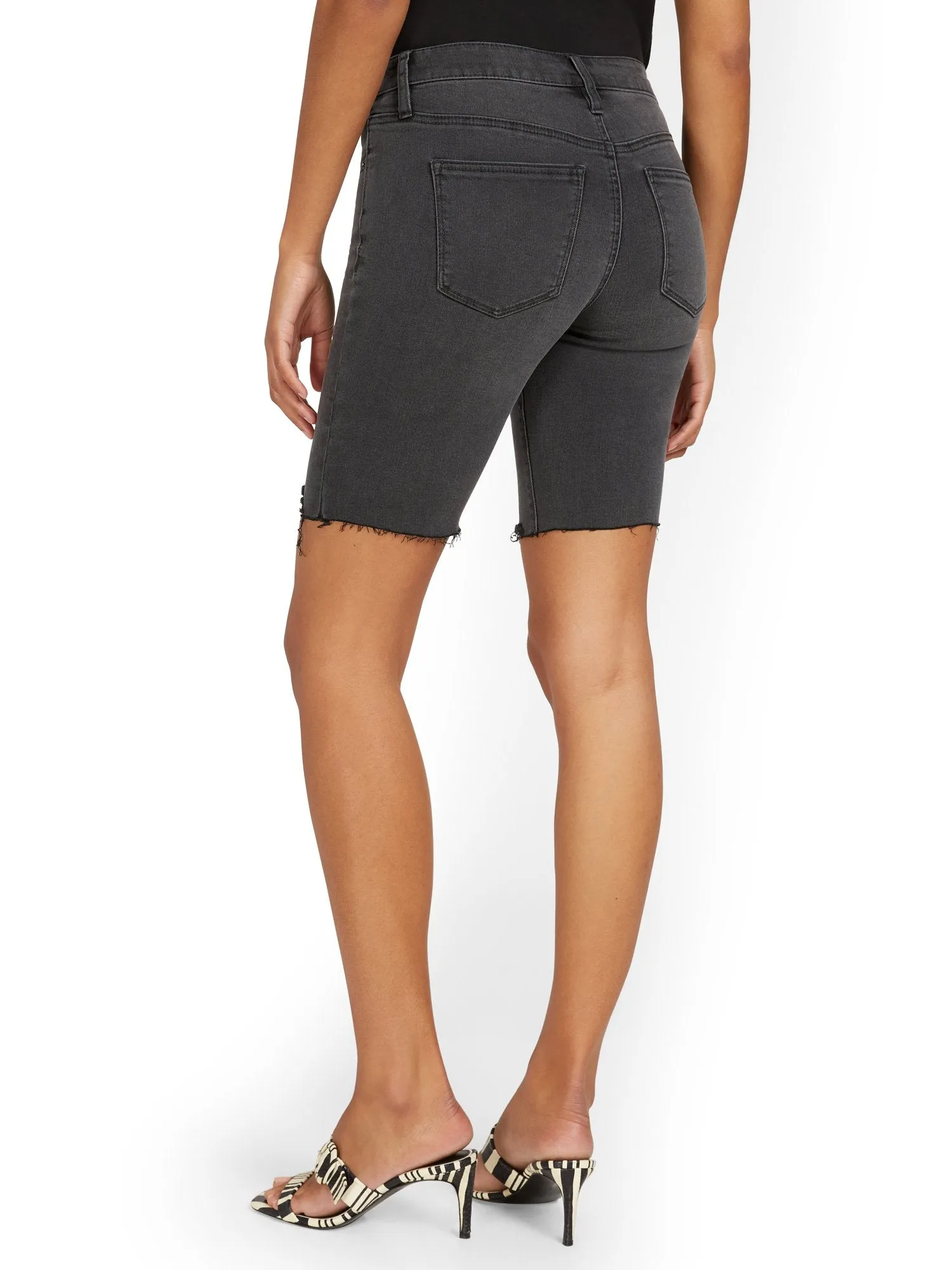 Lexi Mid-Rise 9-Inch Short - Black